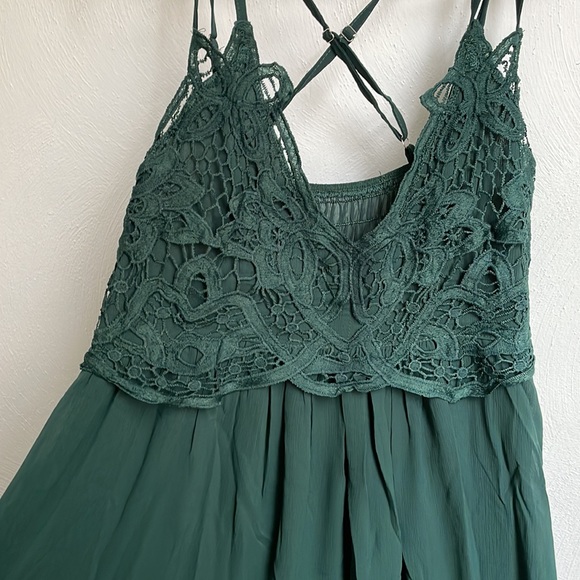 Emerald green dress. Size L. *NWT* - Picture 3 of 3